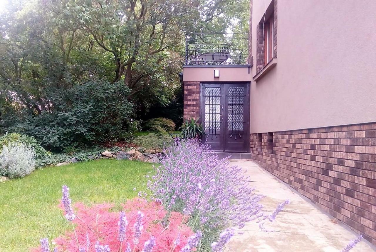 Apartman V Zahrade Praha Troja - Apartment In The Garden Prague Troja Buitenkant foto